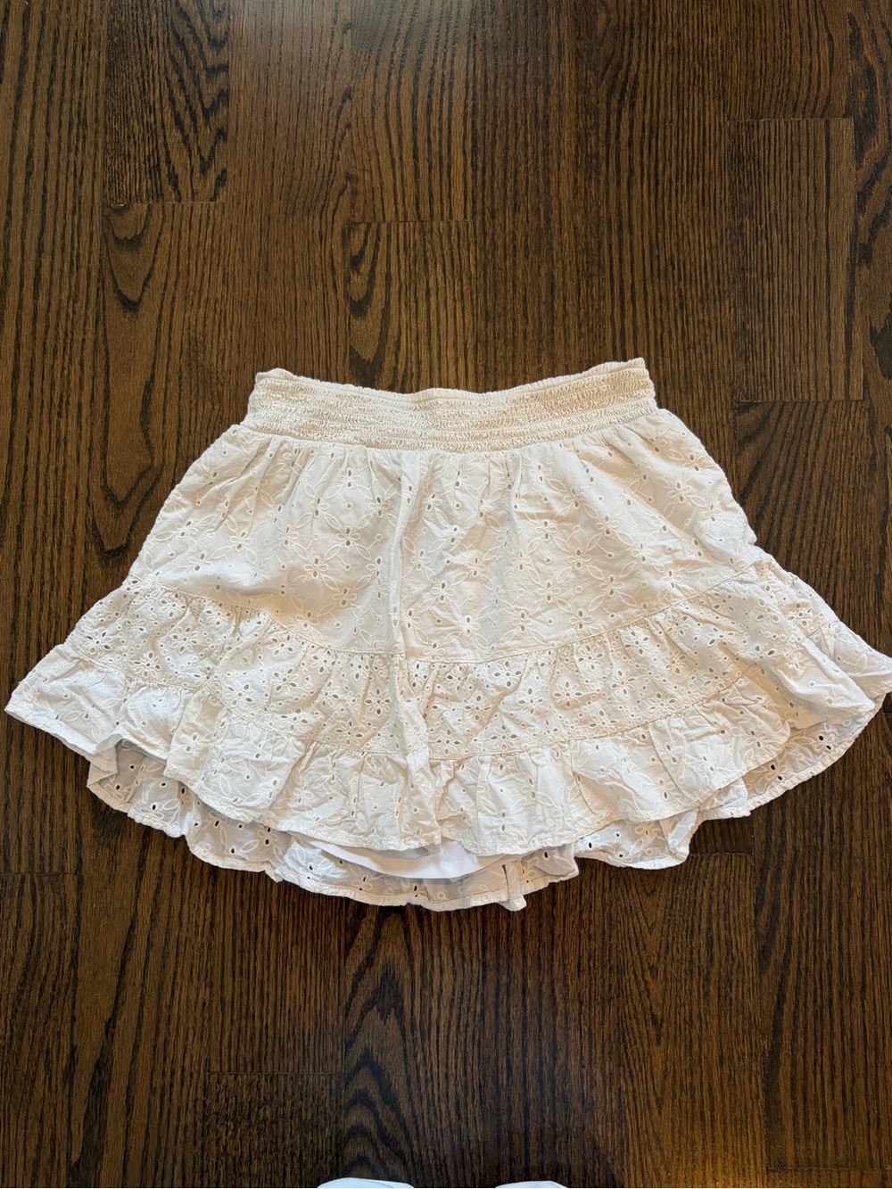 American Eagle Cream Smocked Waist Skort